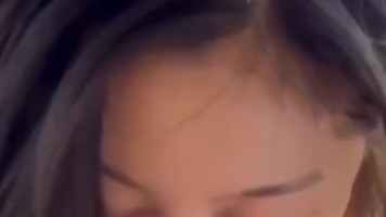 Ceweknya Mengerang Desah Nikmat di Entot Ayang Hardcore