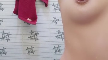 Miss Eve lanjut Colmek Teros di Kamar Mandi