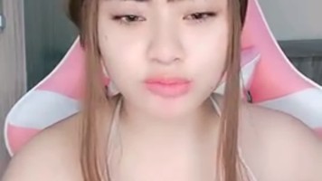 Nona iLona Tobrut Toket Gede Omek Nungging