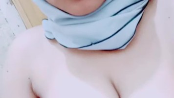Bokep Jilbab ABG Jilbab biru colmek enak