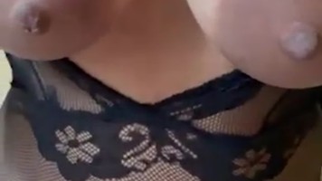 Tante Jilbab Binal Bugil Colok Memek